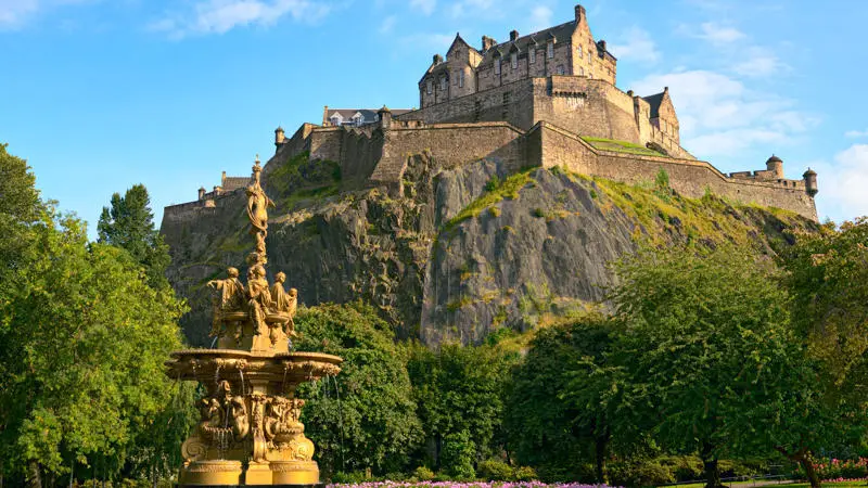  Edinburgh Castle - Scotland Coast to Coast cycle